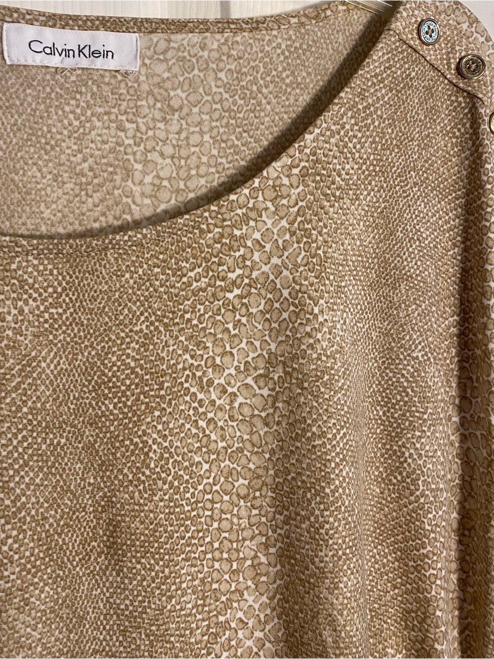 🟢 Clearance- Calvin Klein shirt - Picture 6 of 9